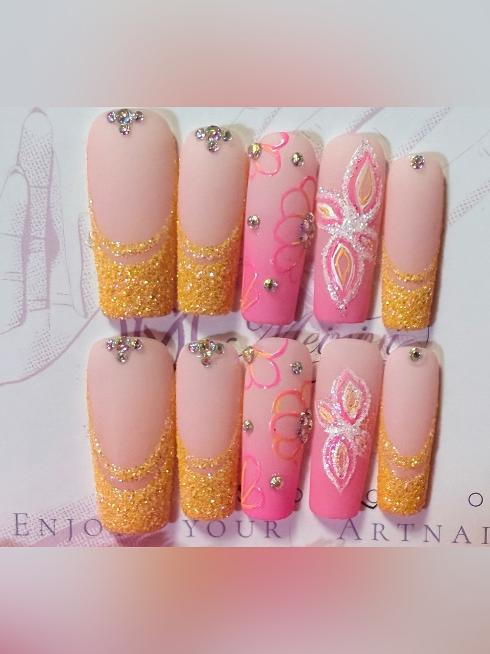 Elegant Pink and Gold Glitter Press-On Nail Set - Brand